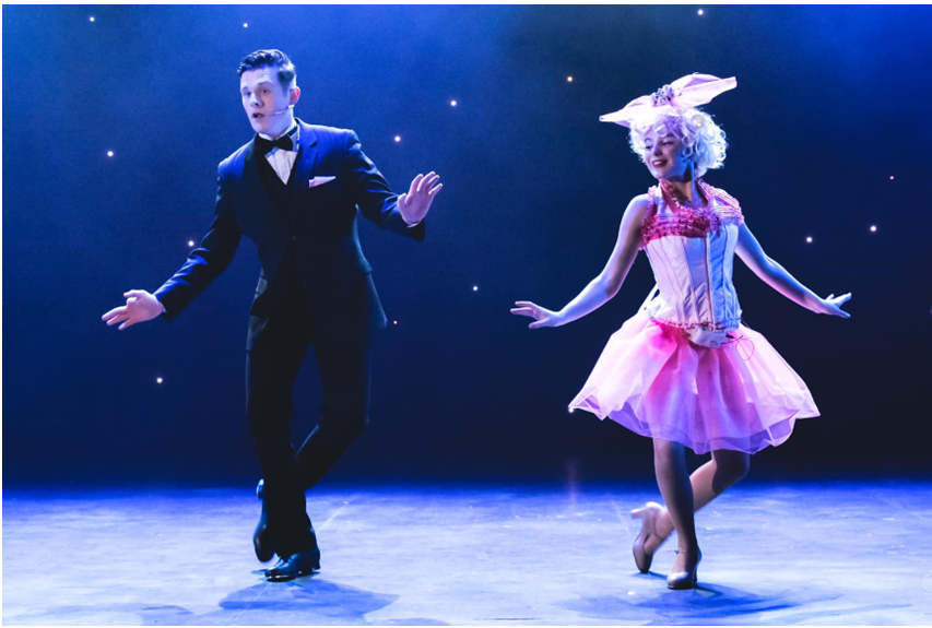 Crazy For You two dancers on stage